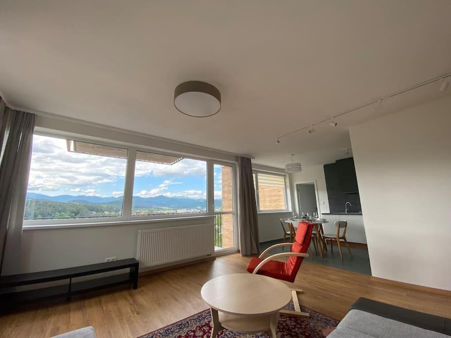 New Flat With A Mountain View, Garage Parking Apartment Banska Bystrica Ngoại thất bức ảnh