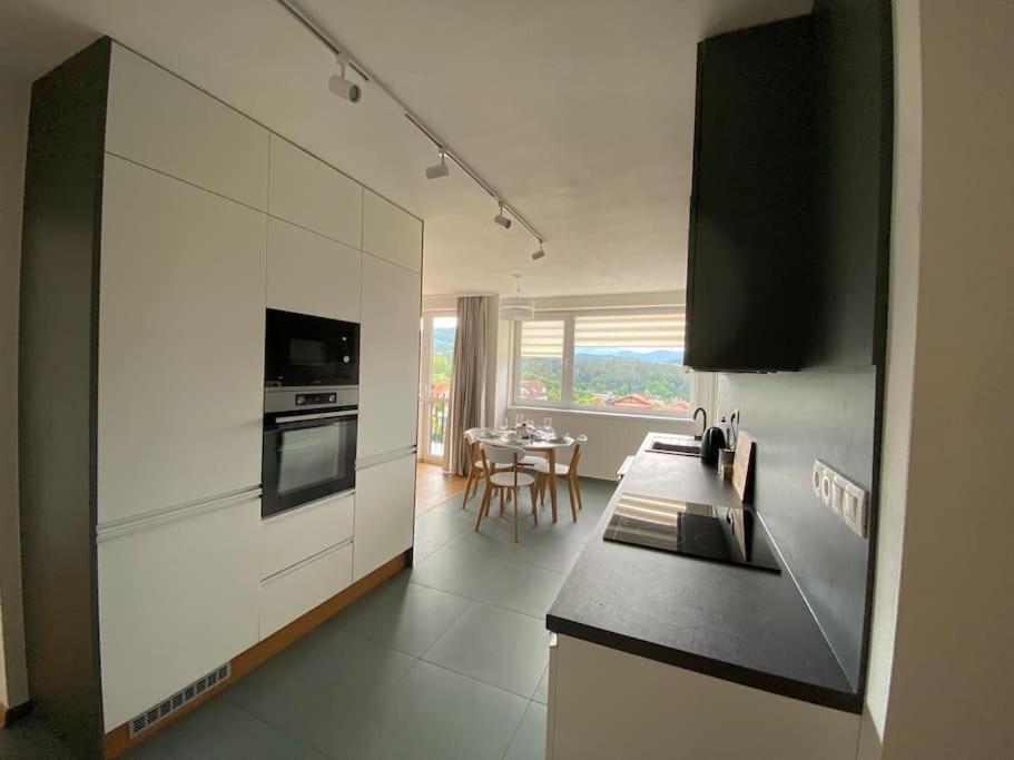 New Flat With A Mountain View, Garage Parking Apartment Banska Bystrica Ngoại thất bức ảnh