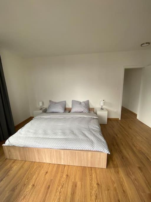 New Flat With A Mountain View, Garage Parking Apartment Banska Bystrica Ngoại thất bức ảnh