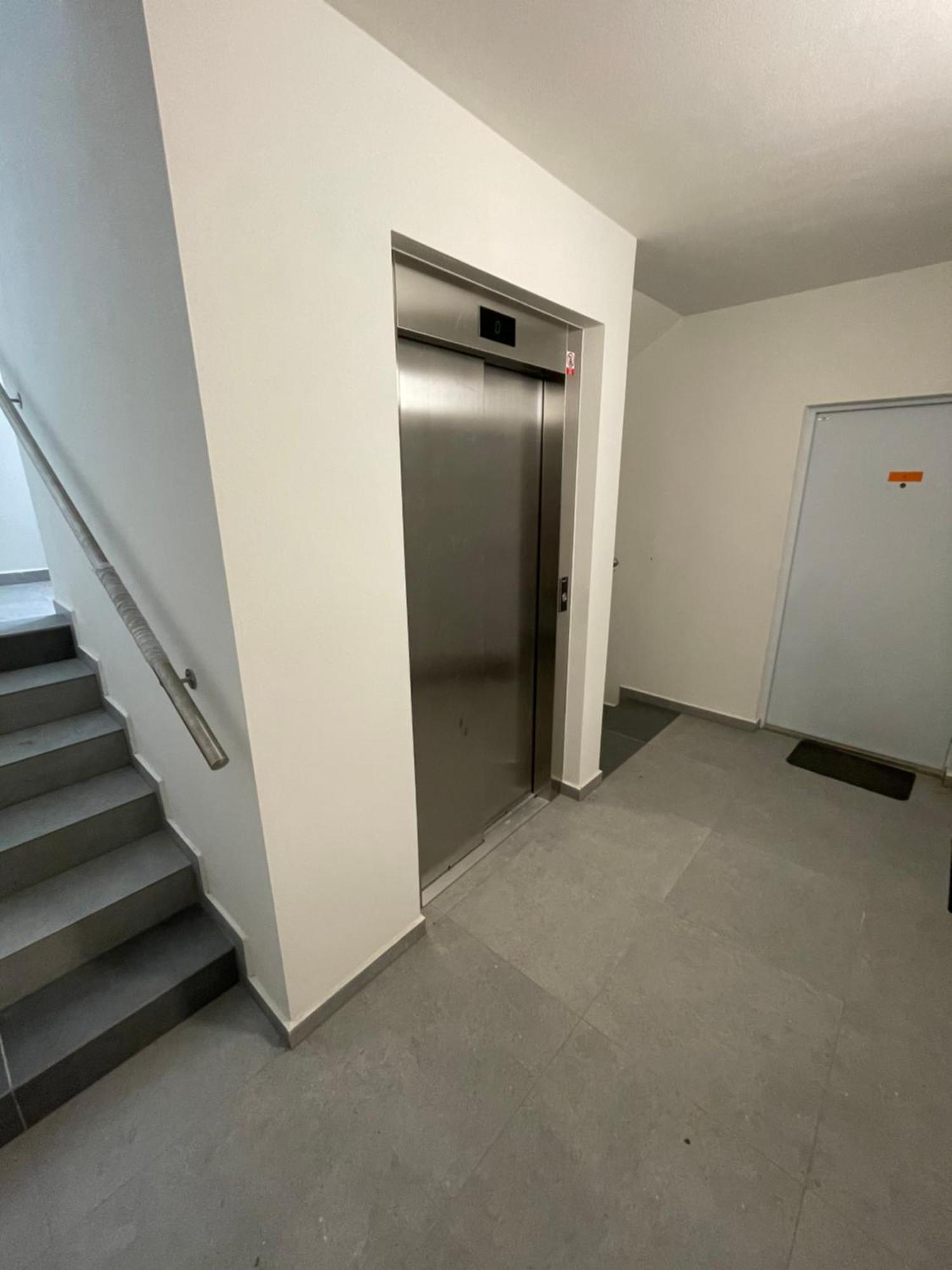 New Flat With A Mountain View, Garage Parking Apartment Banska Bystrica Ngoại thất bức ảnh
